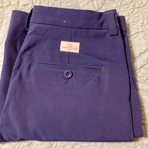 Boys performance Vineyard vines navy shorts EUC